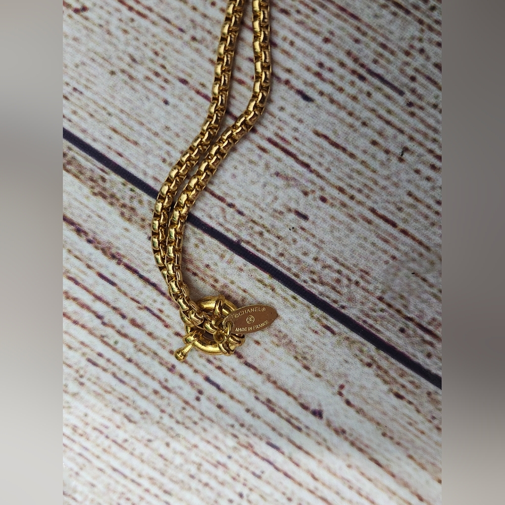 Vintage Chanel Gold Pendant Necklace - Picture 5 of 6